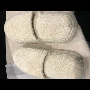 Homedics battery operated feet massage slippers